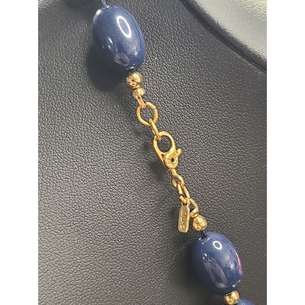 Signed Monet Navy Blue Oval Acrylic Bead Necklace 18" Gold Tone Classic Princess - Picture 4 of 6